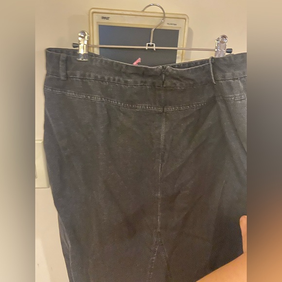 Black distressed fringed denim skirt - Picture 4 of 6